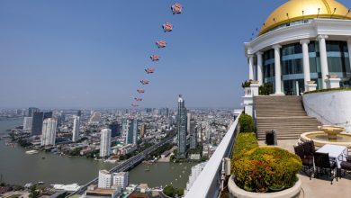 Lebua-Bangkok-Hosts-Thailands-First-Ever-Wingsuit-Flight-H8YmYT.jpg